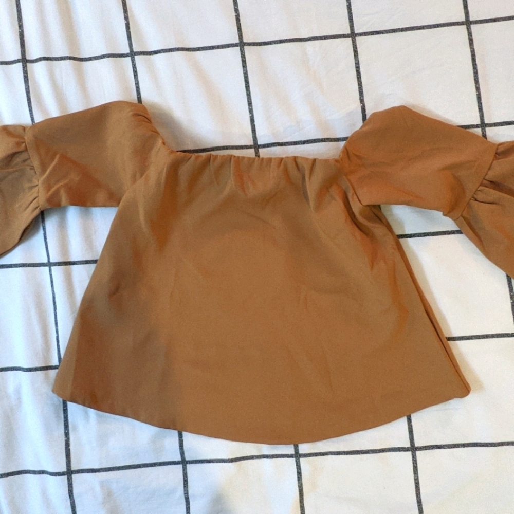 NWOT Off Shoulder Blouse